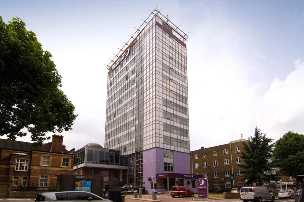 Premier Inn London Hammersmith Exterior photo